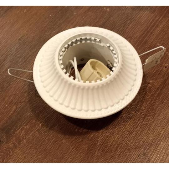 matt feher exkluziv rez mennyezeti spotlampa spot gipszkarton polgari lampa elegans luxus polgari mediterran meridiana kastely villa iroda v.jpg